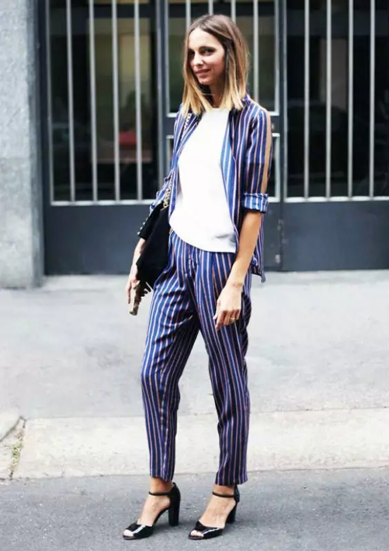 Kostiumy Damskie Spodnie 2021 (242 zdjęcia): Nowe i mody trendy, styl Chanel 14844_85
