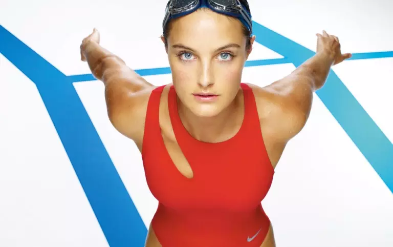 Swimsuits Nike (31 sary): Models ho an'ny dobo filomanosana 1484_20