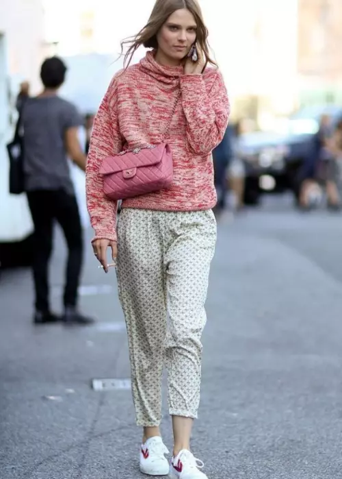Pidžamski stil u odjeći (37 fotografija): Modni trendovi u 2021., Velvet i drugi trendovi ovog proljeća 14854_23