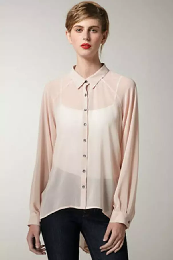 რა ფერის bra აცვიათ ქვეშ blouse (46 ფოტო): როგორ დააკავშიროთ ვარდისფერი blouse და ნათელი ტონი bra, beige, მწვანე ანსამბლები 14905_28