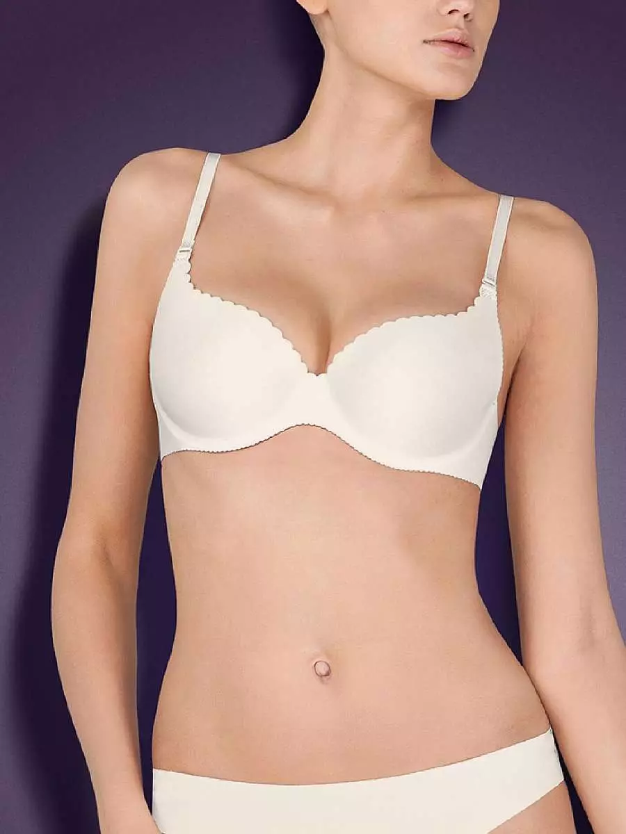 Seamless vehicle (54 photos): Bra leaf with molded cups and bones, reviews 14925_48