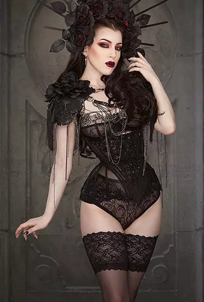 Whitening corset (74 फोटो): कपड़े के लिए कमर को कम करने के लिए मॉडल और पूर्ण महिलाओं के सुधारात्मक आंकड़े, माइक corset 14934_59