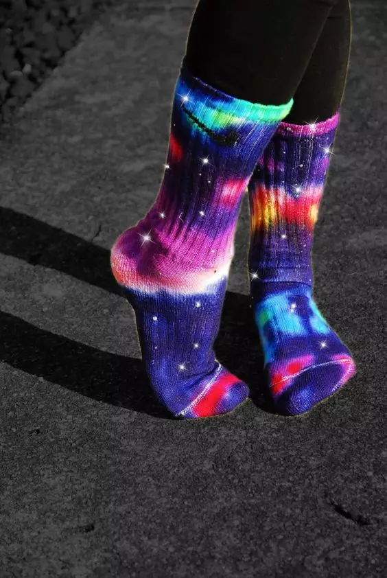 Nike Socks (48 پارچە رەسىم): ئاياللار تەنتەربىيە مودېللىرى 14939_41