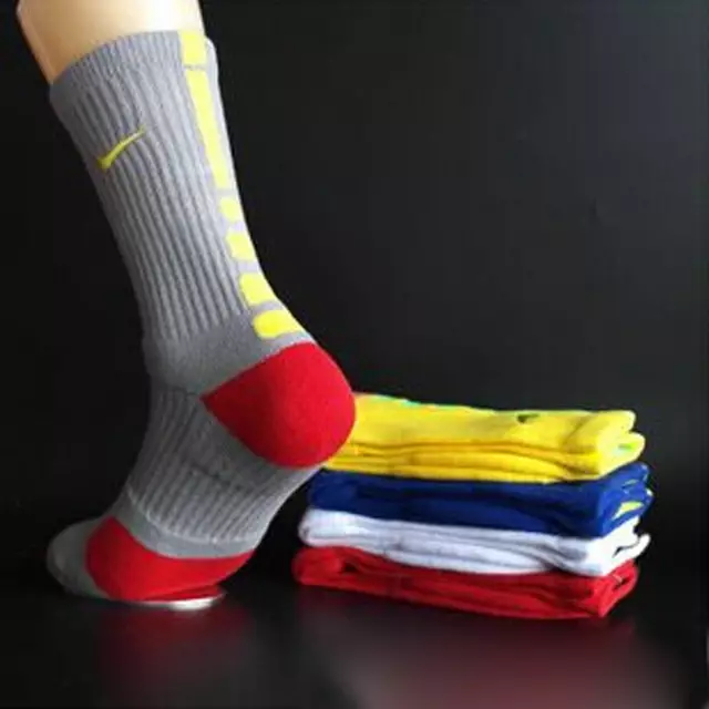 Nike Socks (48 fotos): Modelos deportivos para mujeres 14939_43