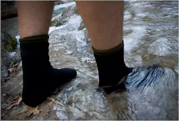 Neperšlampamos kojinės (40 nuotraukų): Kaip ištrinti vandeniui atsparų kojines Dexshell, atsiliepimai 14944_17