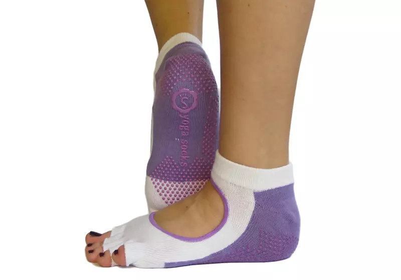 Čarape za jogu (26 fotografija): Adidas modeli za pilates bez prstiju 14947_10