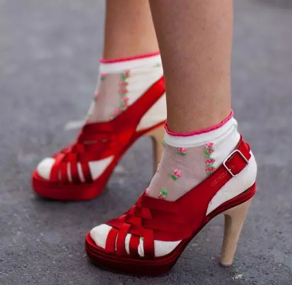 Капронові шкарпетки (42 фото): поєднуємо з взуттям 14950_11