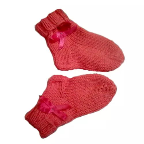 ਨਵਜੰਮੇ ਲਈ socks (59 ਫੋਟੋ): girls ਲਈ ਬੁਣਿਆ ਮਾਡਲ, ਆਕਾਰ ਨਾਲ ਪਤਾ ਕਰ ਰਹੇ ਹਨ 14951_31