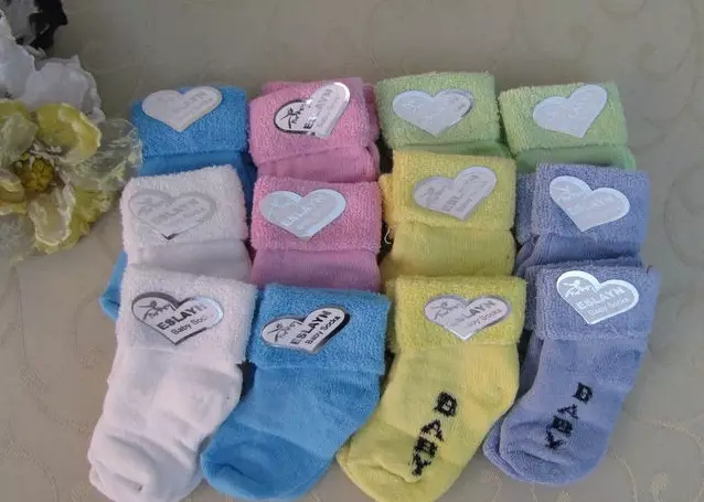 Calze per neonati (59 foto): Modelli a maglia per ragazze, sono determinati con dimensioni 14951_40