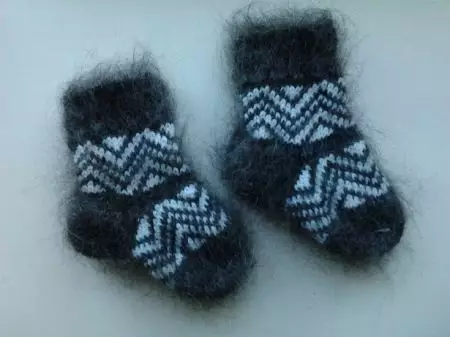 Calze per neonati (59 foto): Modelli a maglia per ragazze, sono determinati con dimensioni 14951_45