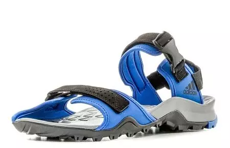 Adidas sendal (25 foto): model olahraga Awewe urang, CyPrex Ultra sandal Line 14997_2