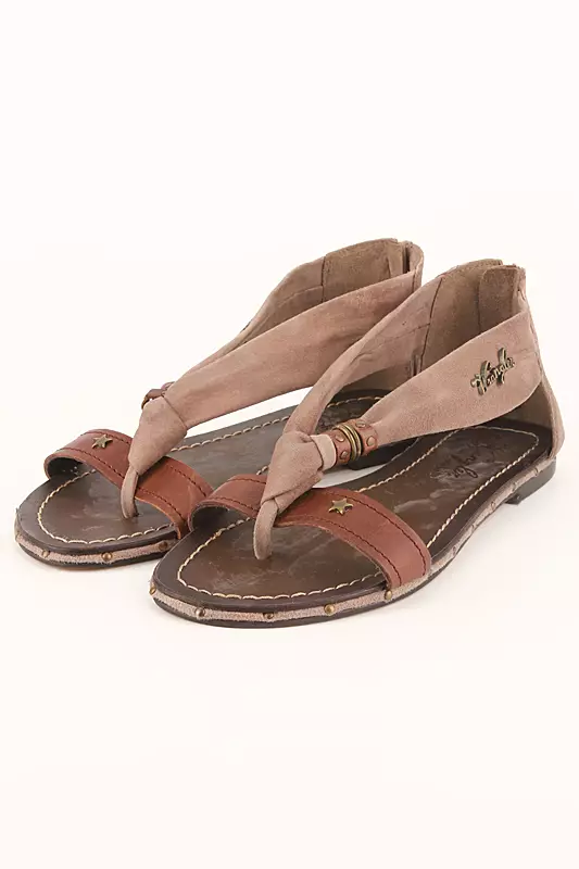 Wrangler Sandals (25 myndir): Popular Models, Val Ábendingar 14998_13