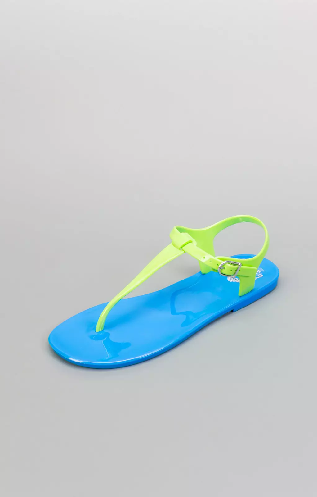 Гумовыя сандалі (40 фота): пляжныя мадэлі, для басейна, на гумках 14999_38