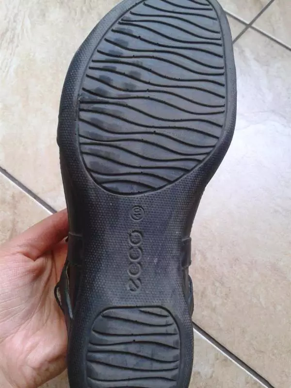 Sandals na ECCO (32 hotuna): Mace da samfuran yara daga ECCO, sake dubawa 15006_27