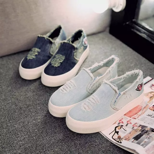 Denim slips (57 ta fotosurat): shindoning, qalin tagliklar va denim shoelerlarida nima ayollarning modellarini kiyish kerak 15013_15