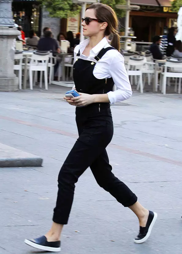 ब्लॅक Slipons (47 फोटो): काळा एकमेव महिला लेदर मॉडेल परिधान, ड्रेस डाव सावरला जे laces आणि प्लॅटफॉर्मवर, सह 15019_37