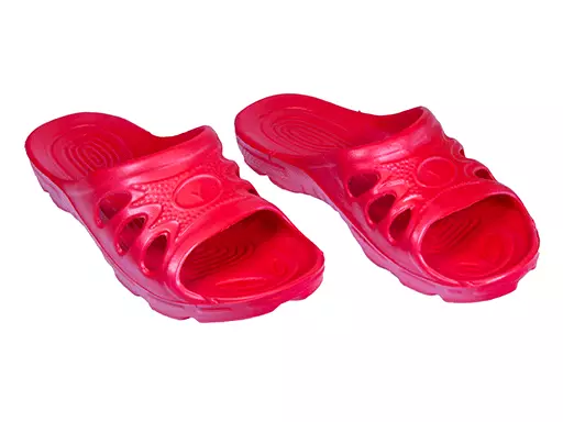 Rubber slaps (51 foto's): pantoffels van vrouwen met gesloten neus, massage modellen met spikes Nike 15022_10