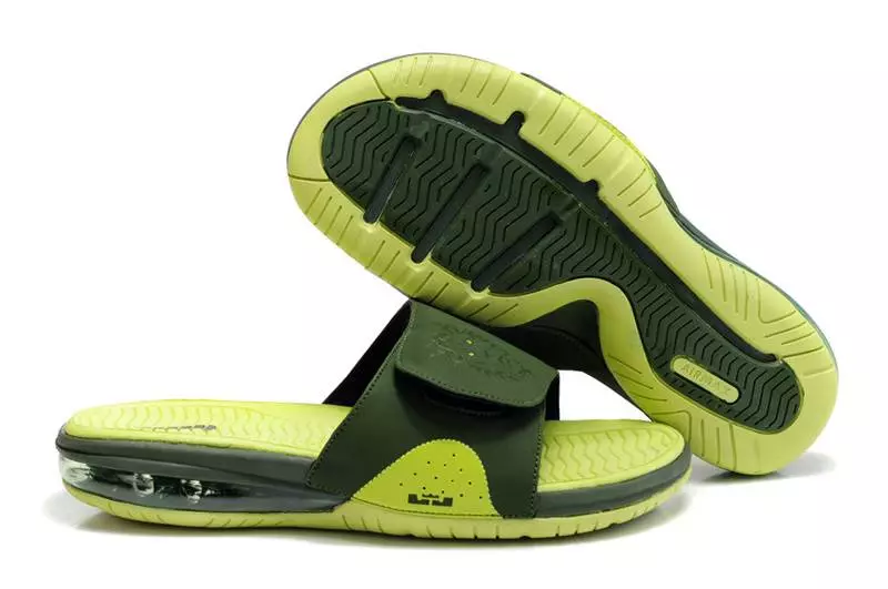 Nike Shale (40 Fotos): Getasandal, Solaarsoft-Rutsche und andere beliebte Modelle 15032_26