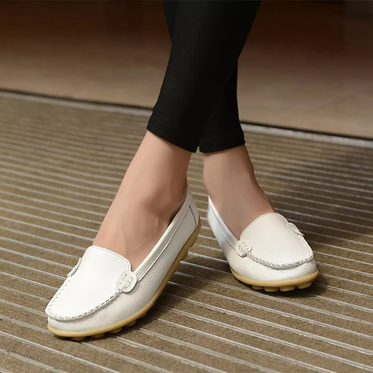 Dámske Biele Moccasins (43 fotiek): Kožené modely 15041_3