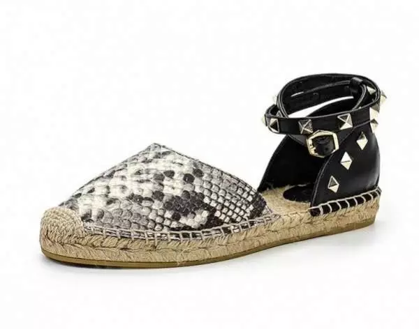 Espadrille (122 장의 사진) : 샤넬, Avon, Eleven Paris 및 Oscar de La Renta의 여성 모델, 웨지에 신발을 착용하는 신발 15052_98