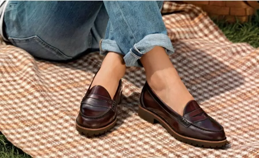 Lofer (115 photos): What it is, how best to identify this shoes - Women's shoes or shoes, fashion autumn 2021, penny 15053_61