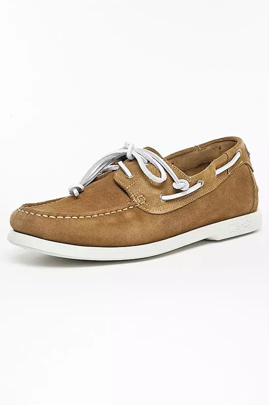 Moccasins: Yfirlit yfir vinsælustu vörumerki (60 photos): Wrangler, Timberland, El Tempo, Baldinini, Loriblu, myndir Stílhrein kvenna með Moccasins 15056_35