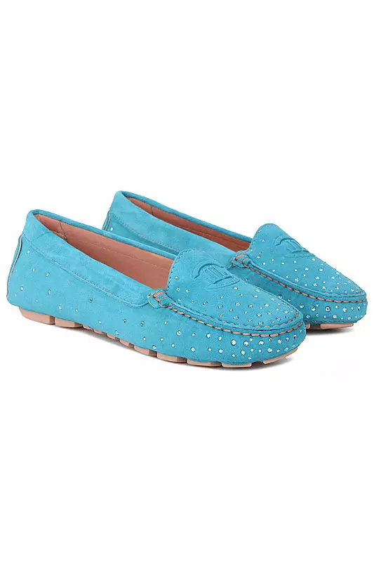 Moccasins: ພາບລວມຂອງຍີ່ຫໍ້ທີ່ນິຍົມ (60 ຮູບ): Wrangler, Timberland, el Temple, Baldinini, ຮູບພາບຂອງແມ່ຍິງທີ່ມີສີມ້ວງກັບ moccasins 15056_54