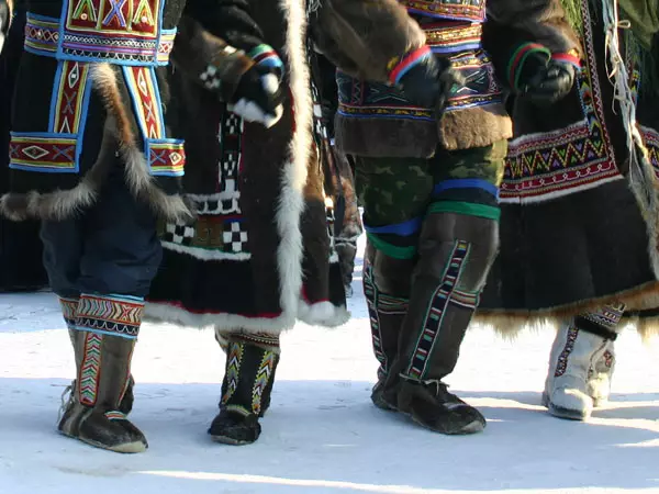 Poista Yakutia (38 Valokuvat): Yakut Naisten Kisoja, Deer Skinsista Elli Factorystä 15057_13