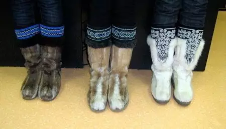 Dámské přirozené jednotky (53 fotografií): Sobí kožešinové boty vyrobené v Kanadě 15060_13