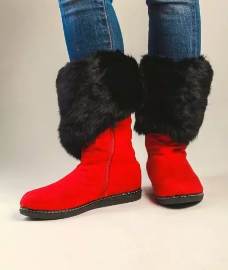 Γυναικεία φυσικές ενώσεις (53 φωτογραφίες): Παπούτσια γούνας ταράνδων που παράγονται στον Καναδά 15060_36