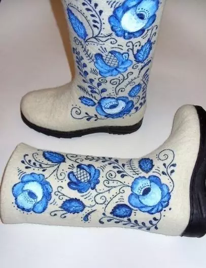 Botas de feltro branco (27 fotos): Como limpar os zapatos brancos sentidos 15067_11