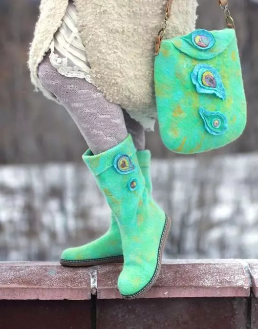 Одборот чизми (35 слики): Женски модел чизми од Keddo се чувствува чувствува, 15068_32