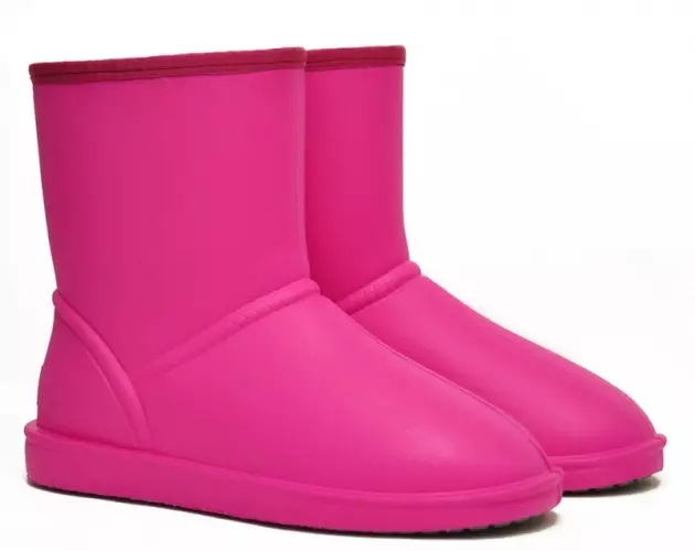 Uggs impermeabili (23 foto): cosa indossare con 15089_14