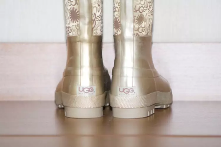 Uggs impermeáveis ​​(23 fotos): o que vestir com 15089_3