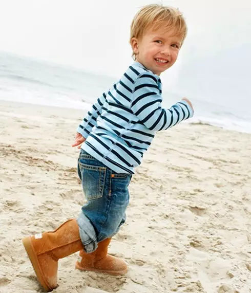 UGGS للأطفال (32 صور): أحذية للأطفال حتى العام، الجوارب، أوغ] 15098_4