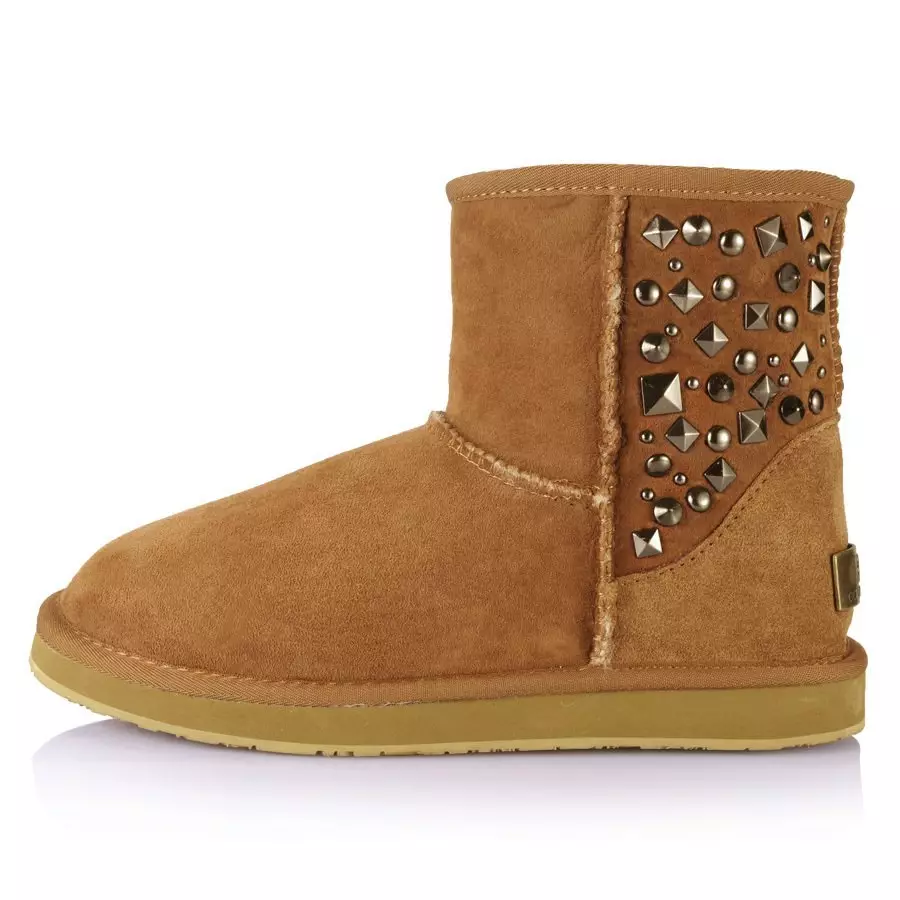 Kratek Uggs (65 fotografij): Črna ženska usnja s krzno, s katero nosijo modele UltraShort 15102_12