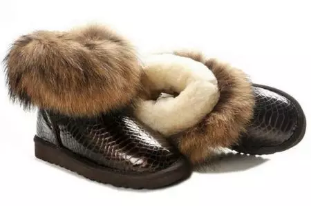 Uggs s kožešinou (78 fotek): Vysoké kožešinové modely, bílé a černé, s přírodní liškou 15107_38