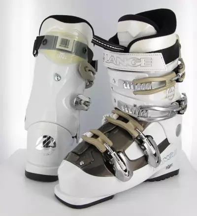Lange Ski Boots (23 foto): Ulasan dari anak-anak sepatu ski 15121_13