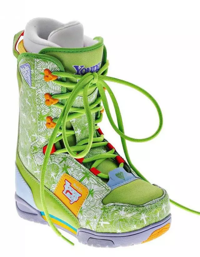 Snowboard Boots (119 mga larawan): Paano pumili ng snowboard boots para sa mga kababaihan, modelo Nike, Adidas at iba pang mga sikat na tatak 15127_39