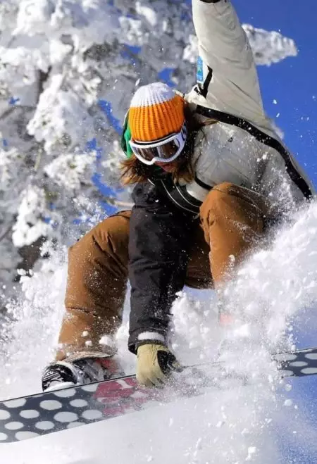 Botas de Snowboard (119 fotos): Como escolher botas de snowboard para mulheres, modelo Nike, Adidas e outras marcas populares 15127_49