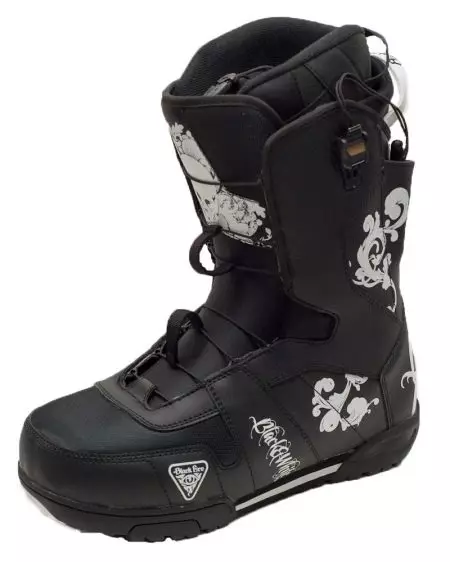 Snowboard Boots (119 mga larawan): Paano pumili ng snowboard boots para sa mga kababaihan, modelo Nike, Adidas at iba pang mga sikat na tatak 15127_90