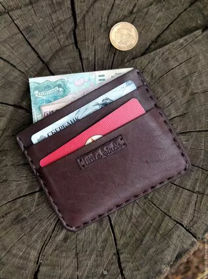 Dompet buatan tangan (62 foto): dompet kulit, dompet wanita yang diperbuat daripada kulit asli 15134_34
