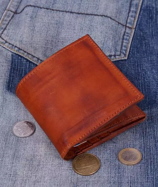 Ručno novčanici (62 fotografija): kožne torbice, ženske novčanik napravljen od prave kože 15134_55