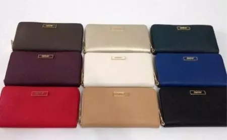 DKNY Wallet (37 ፎቶዎች): ሴት ሞዴሎች ለመምረጥ E ርጅና ምን እና እንዴት 15139_28