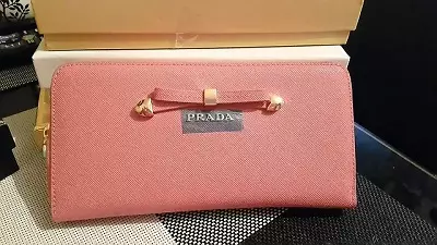 Prada Wallet (34 фотосурет): әйгілі Prada әйелдер модельдеріне шолу 15150_17