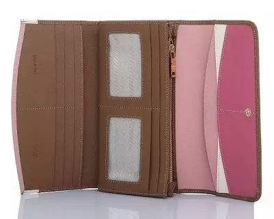 Prada Wallet (34 argazki): Emakumeen Models Prada ospetsuaren berrikuspena 15150_4