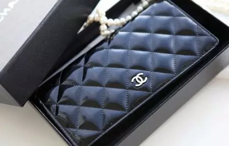 Wallet Chanel (35 hotuna): jiyar mata da fata 15156_2