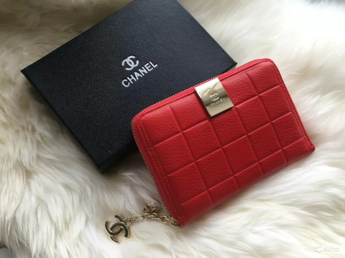 Червени портфейли (65 снимки): дамски кожени чанти на червено 15161_43