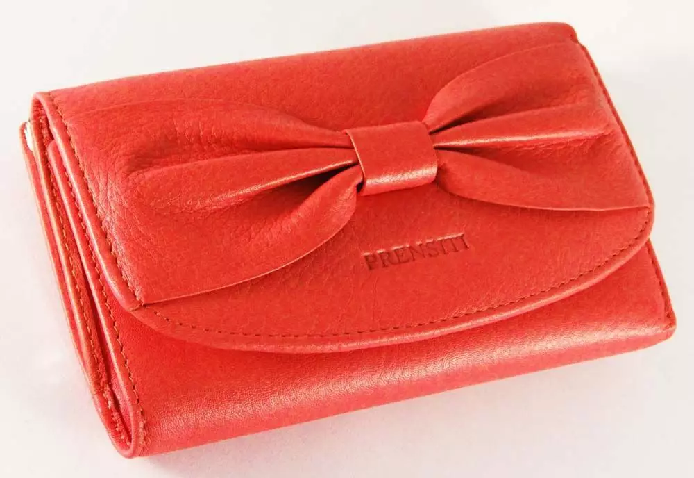 Punased rahakotid (65 fotot): naiste nahast rahakotid punased 15161_46