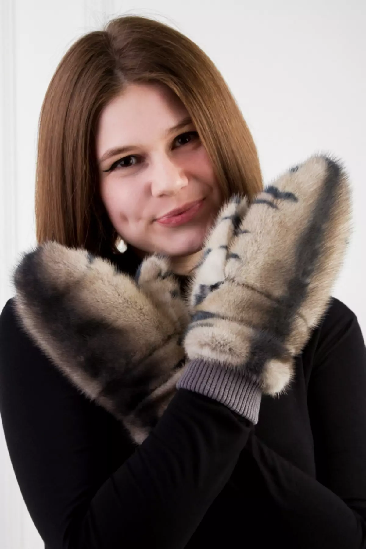 Fur Mittens (48 լուսանկար). Ի նշան բնական նապաստակի մորթուց պատրաստված կին մոդելներ արհեստական ​​մորթուց, մանկական 15175_30